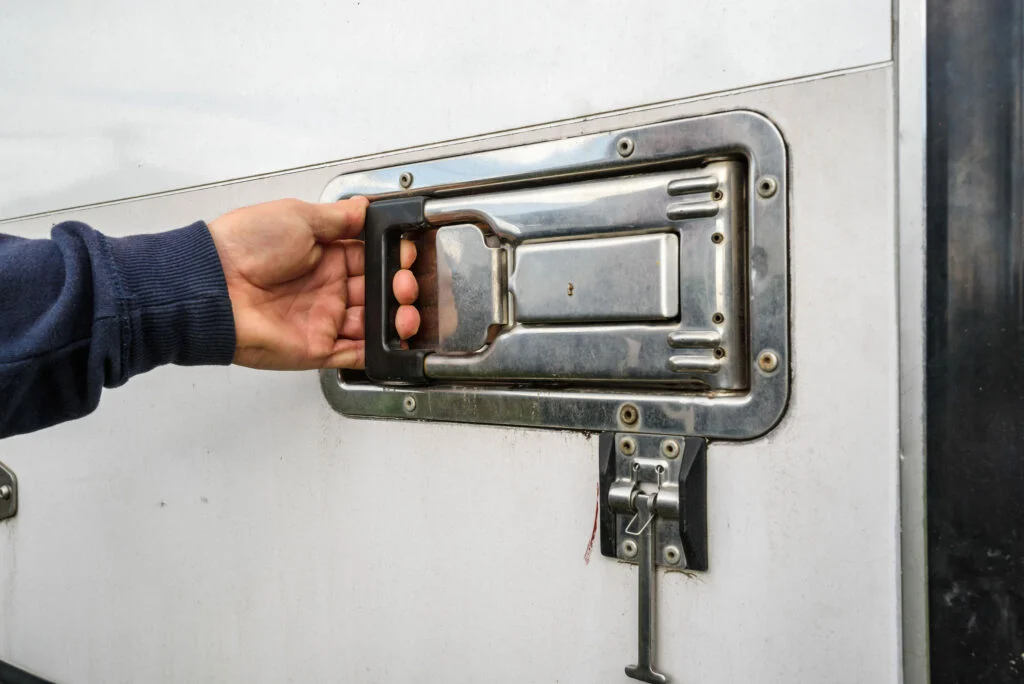 light duty pan handle cargo lock