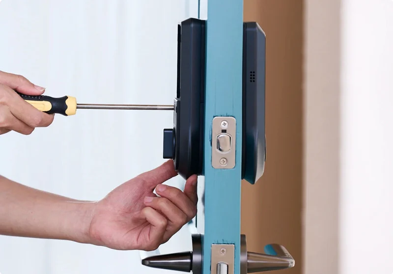 How to set up electronic door lock
